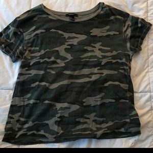 Like new camo short sleeve shirt size m
